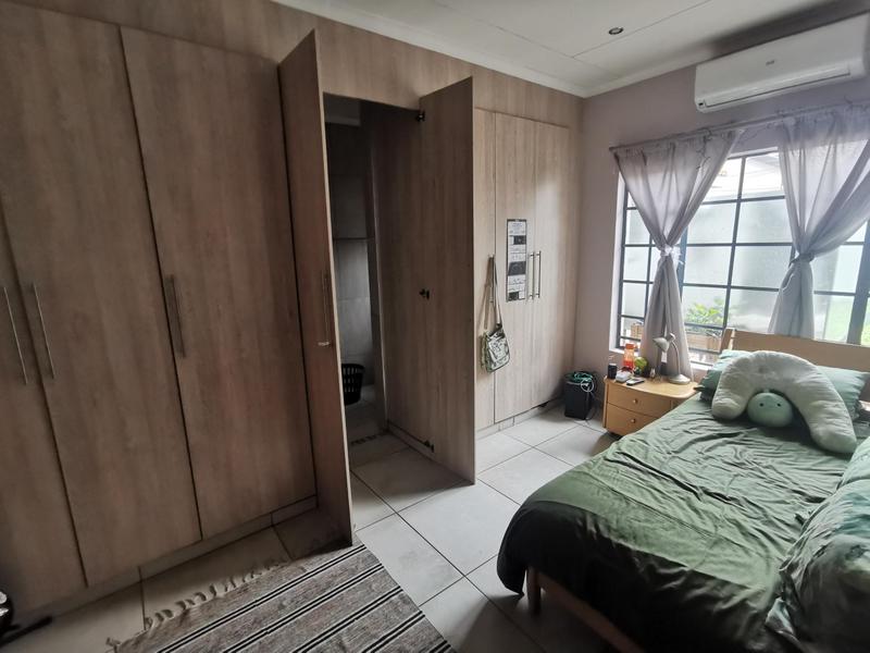 To Let 5 Bedroom Property for Rent in Wierda Park Gauteng