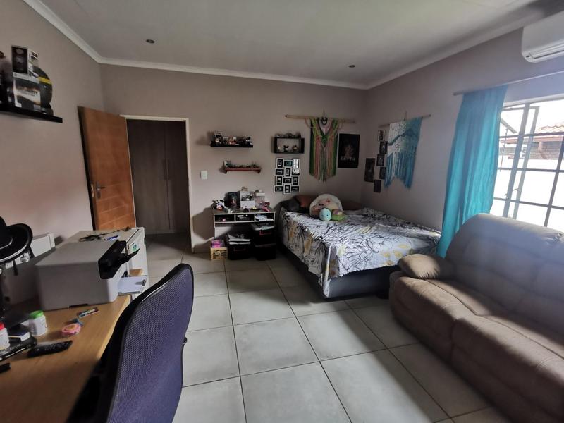 To Let 5 Bedroom Property for Rent in Wierda Park Gauteng
