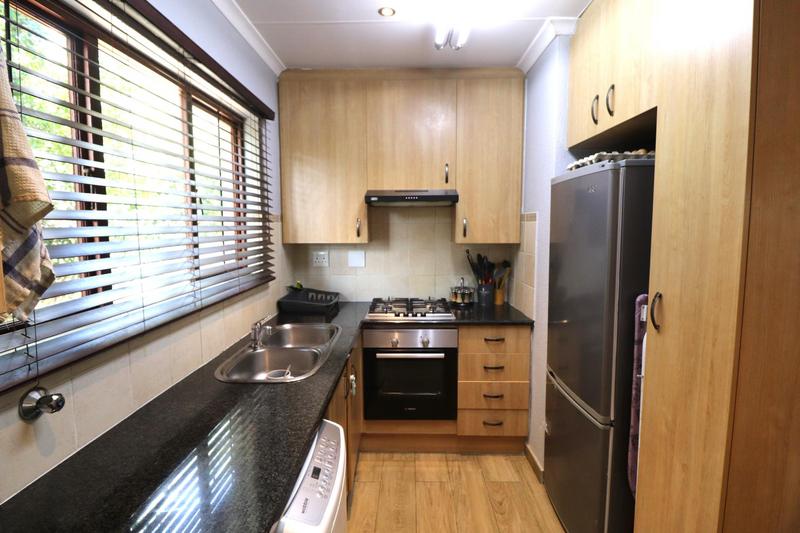 2 Bedroom Property for Sale in Waterford Estates Gauteng