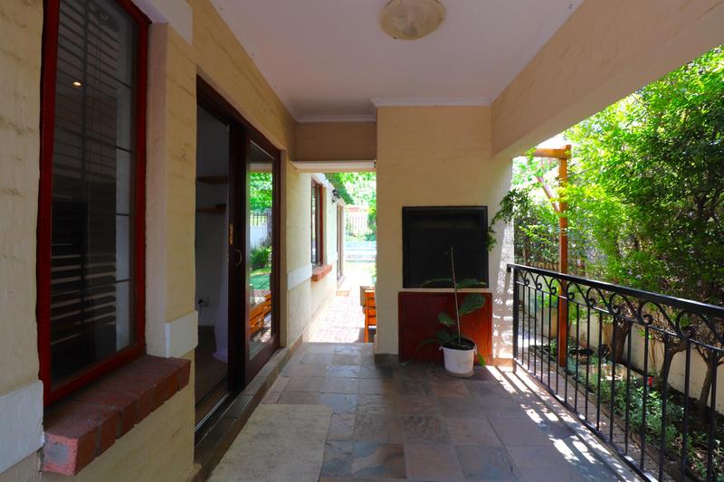 2 Bedroom Property for Sale in Waterford Estates Gauteng