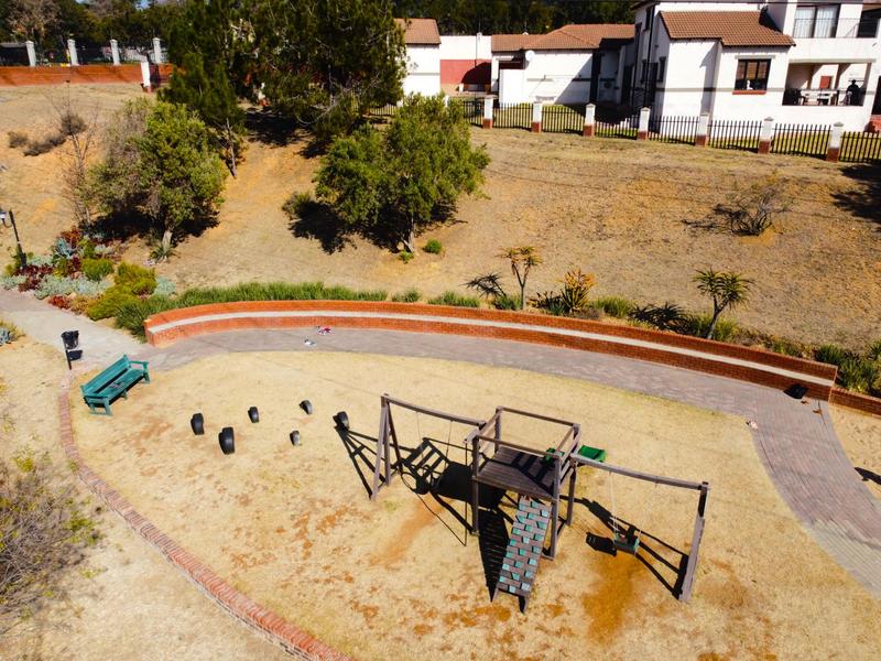 2 Bedroom Property for Sale in Waterford Estates Gauteng