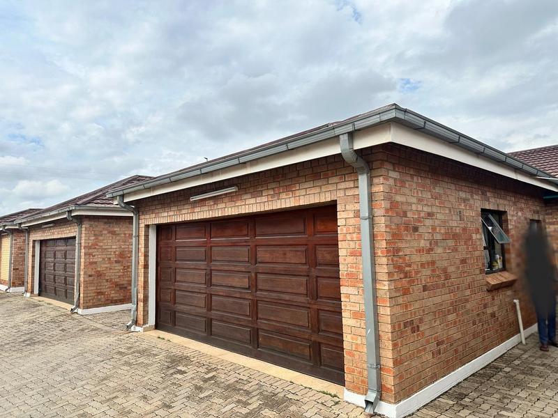 To Let 2 Bedroom Property for Rent in Lenasia Ext 9 Gauteng