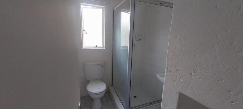 To Let 2 Bedroom Property for Rent in North Riding Gauteng