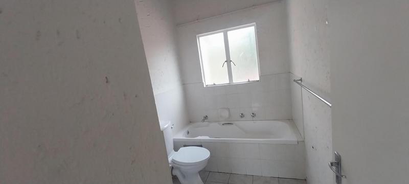 To Let 2 Bedroom Property for Rent in North Riding Gauteng
