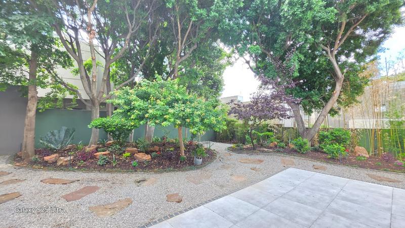 To Let 5 Bedroom Property for Rent in Sandhurst Gauteng