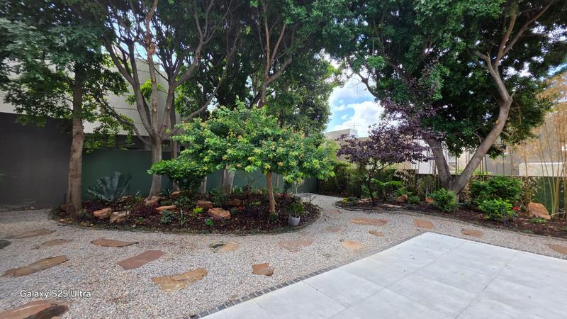 To Let 5 Bedroom Property for Rent in Sandhurst Gauteng