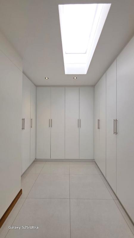 To Let 5 Bedroom Property for Rent in Sandhurst Gauteng