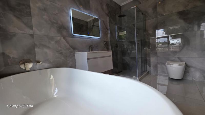 To Let 5 Bedroom Property for Rent in Sandhurst Gauteng