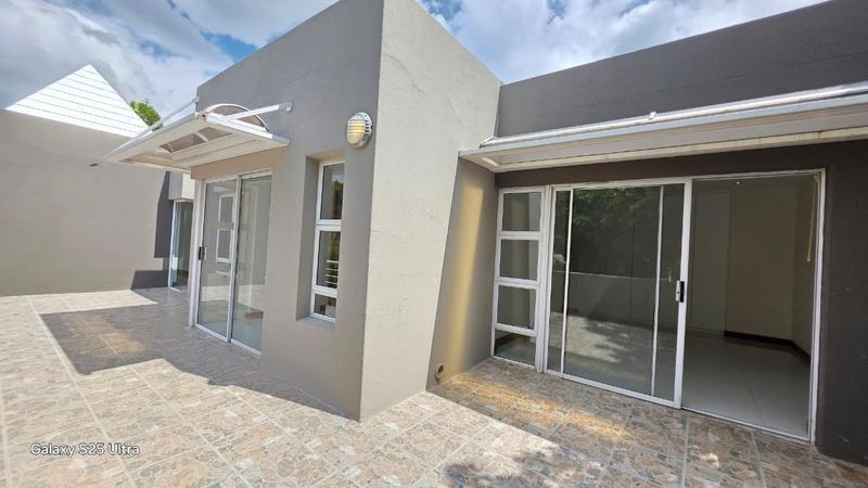 To Let 5 Bedroom Property for Rent in Sandhurst Gauteng