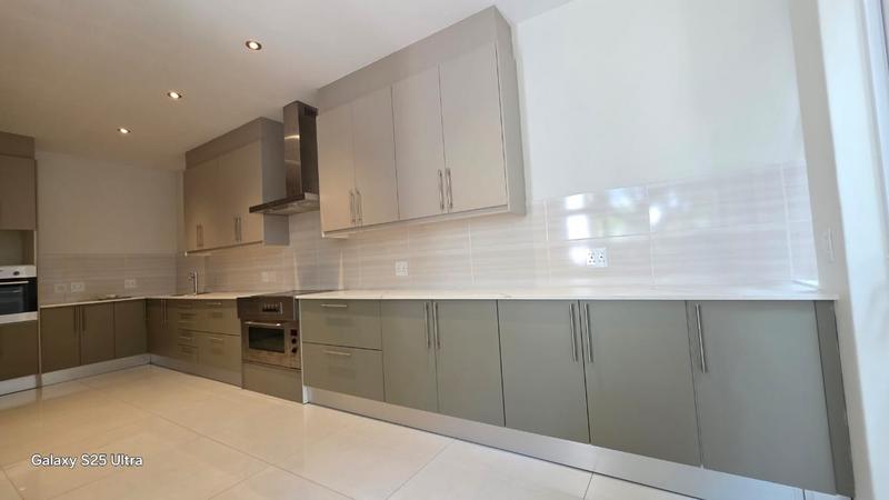 To Let 5 Bedroom Property for Rent in Sandhurst Gauteng