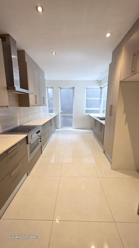 To Let 5 Bedroom Property for Rent in Sandhurst Gauteng