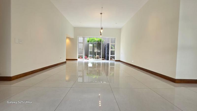 To Let 5 Bedroom Property for Rent in Sandhurst Gauteng