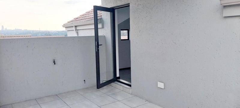 To Let 2 Bedroom Property for Rent in Sunninghill Gauteng