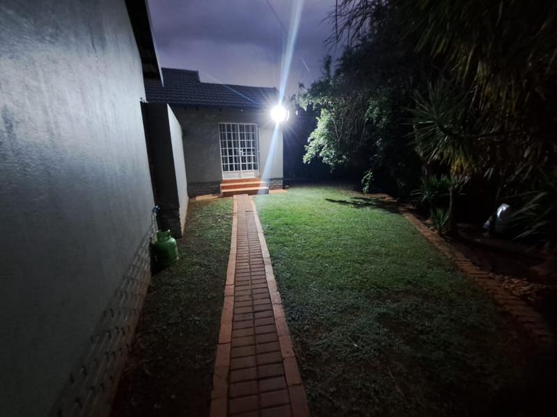 To Let 1 Bedroom Property for Rent in Hennopspark Gauteng
