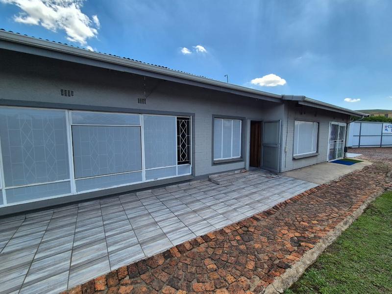 Commercial Property for Sale in New Redruth Gauteng