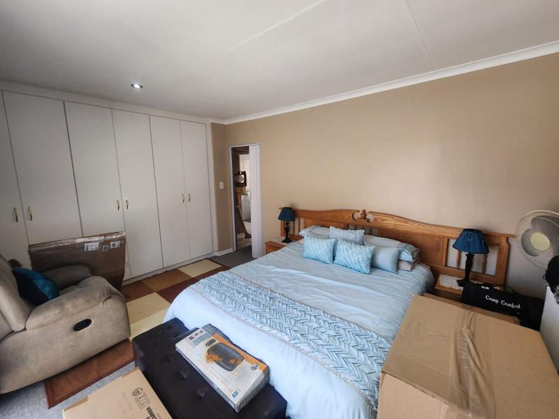 3 Bedroom Property for Sale in New Redruth Gauteng