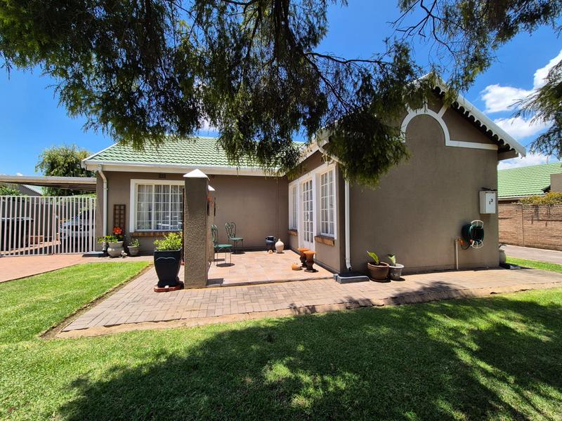 2 Bedroom Property for Sale in Verwoerdpark Gauteng