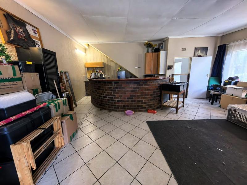 To Let 1 Bedroom Property for Rent in Edenvale Gauteng