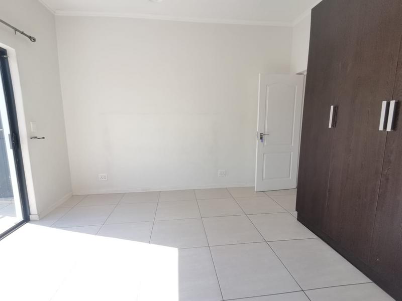 To Let 2 Bedroom Property for Rent in Greenstone Hill Gauteng