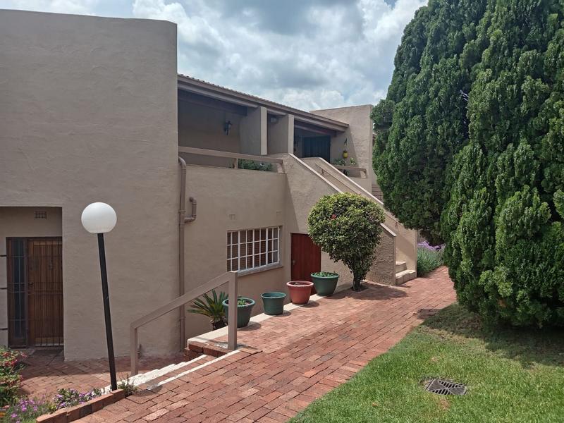 2 Bedroom Property for Sale in Bedford Park Gauteng