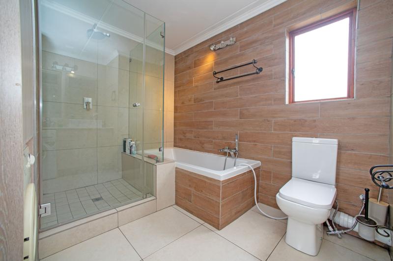 2 Bedroom Property for Sale in Bedfordview Gauteng