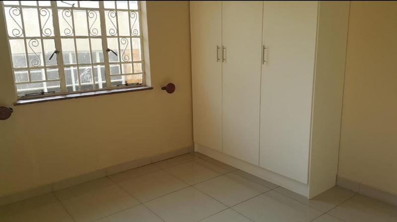 To Let 5 Bedroom Property for Rent in Primrose Hill Gauteng