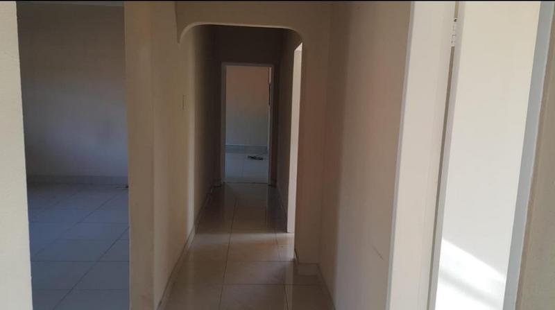 To Let 5 Bedroom Property for Rent in Primrose Hill Gauteng