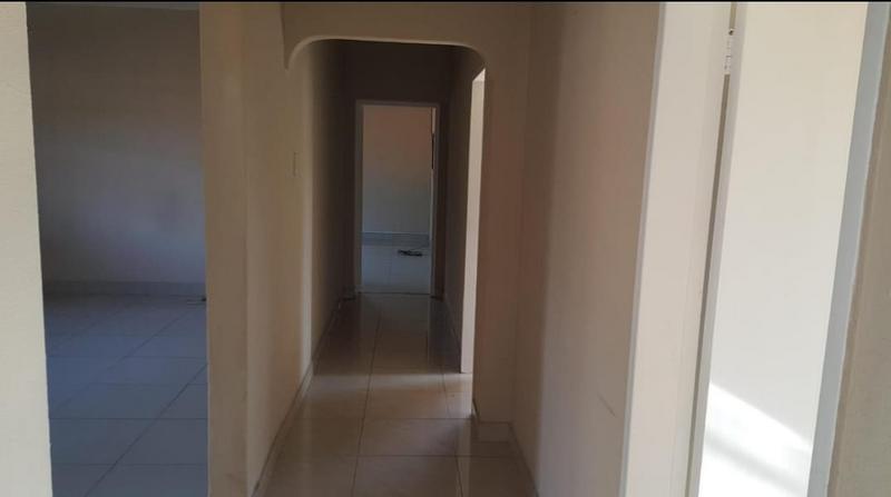 To Let 5 Bedroom Property for Rent in Primrose Hill Gauteng