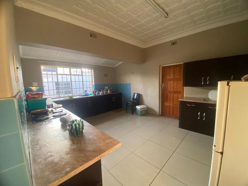 To Let 5 Bedroom Property for Rent in Primrose Hill Gauteng