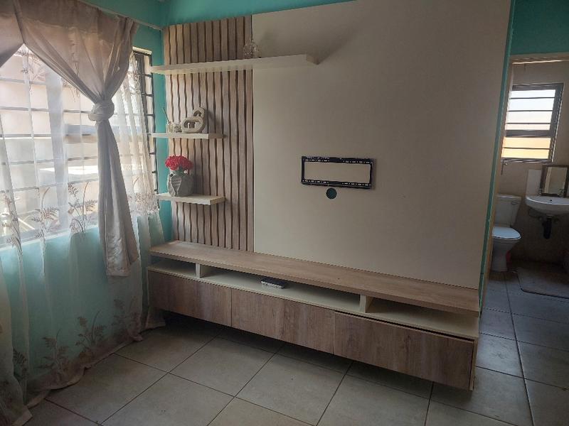 3 Bedroom Property for Sale in Windmill Park Gauteng