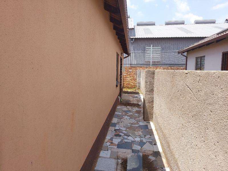 3 Bedroom Property for Sale in Windmill Park Gauteng