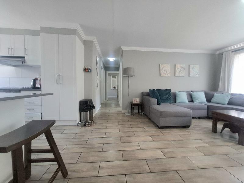 3 Bedroom Property for Sale in Broadacres Gauteng