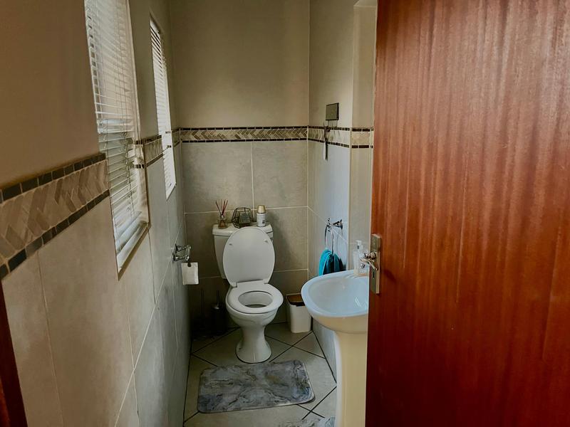 5 Bedroom Property for Sale in Montana Tuine Gauteng