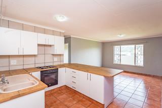 2 Bedroom Property for Sale in Helderkruin Gauteng