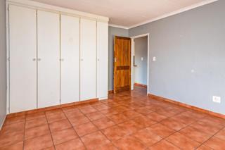 2 Bedroom Property for Sale in Helderkruin Gauteng