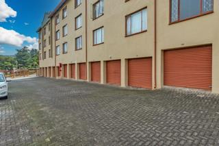 2 Bedroom Property for Sale in Helderkruin Gauteng