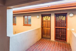 2 Bedroom Property for Sale in Helderkruin Gauteng