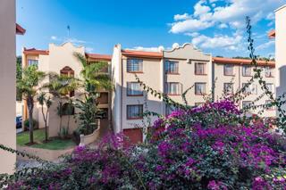 2 Bedroom Property for Sale in Helderkruin Gauteng