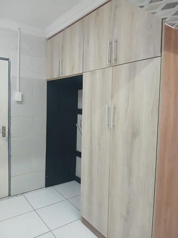 To Let 2 Bedroom Property for Rent in Florida Glen Gauteng