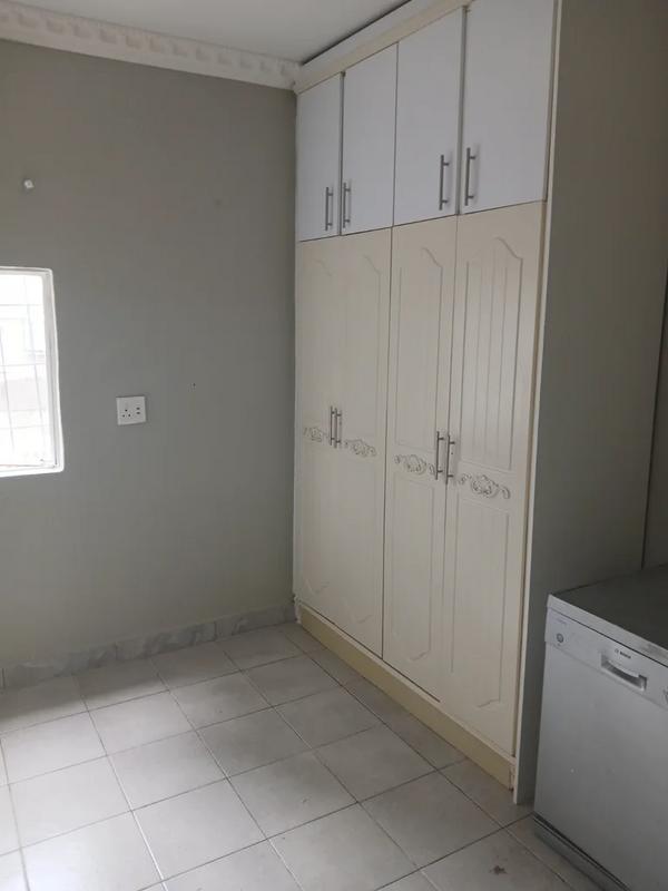 To Let 2 Bedroom Property for Rent in Florida Glen Gauteng