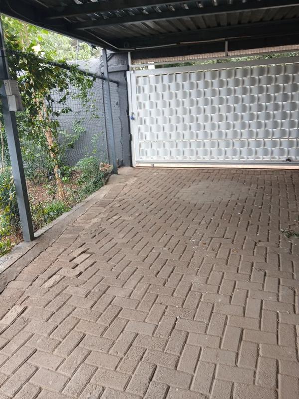 To Let 2 Bedroom Property for Rent in Florida Glen Gauteng