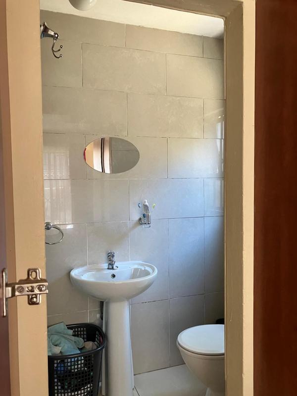 To Let 2 Bedroom Property for Rent in Little Falls Gauteng