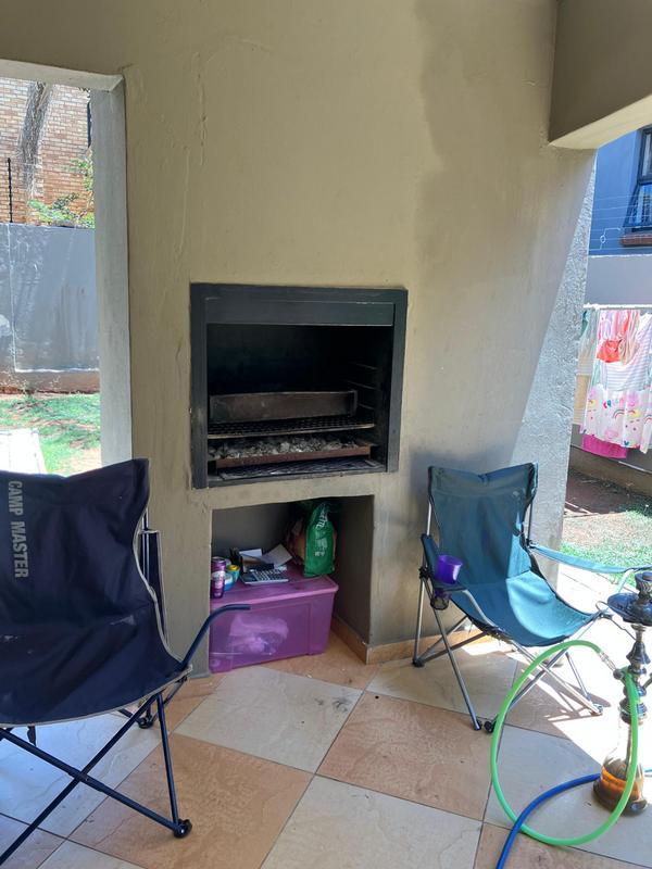 To Let 2 Bedroom Property for Rent in Little Falls Gauteng