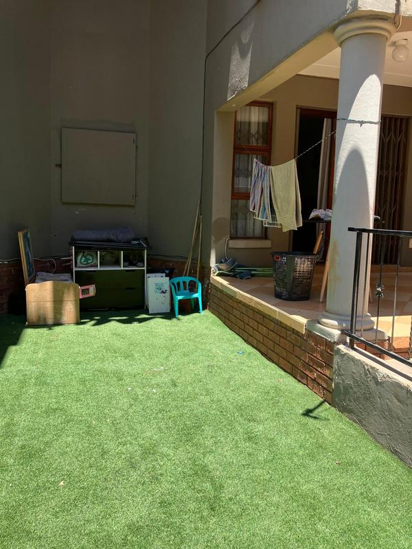 2 Bedroom Property for Sale in Little Falls Gauteng