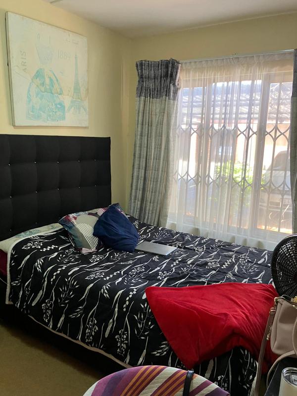 2 Bedroom Property for Sale in Little Falls Gauteng