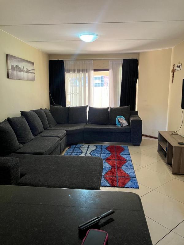 2 Bedroom Property for Sale in Little Falls Gauteng