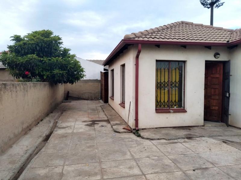 To Let 2 Bedroom Property for Rent in Riverlea Gauteng