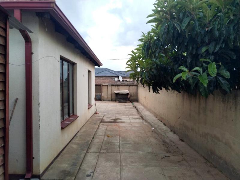 To Let 2 Bedroom Property for Rent in Riverlea Gauteng