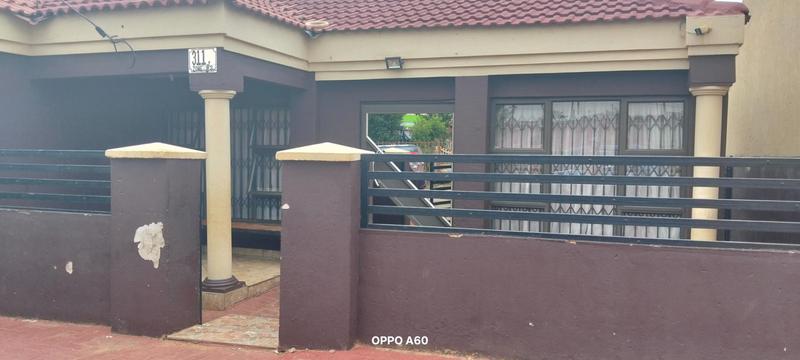 3 Bedroom Property for Sale in Zonkezizwe Gauteng
