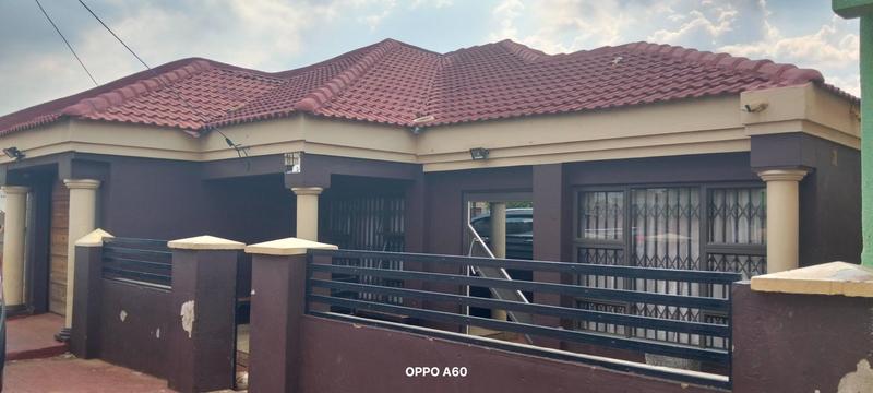 3 Bedroom Property for Sale in Zonkezizwe Gauteng